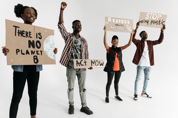 Guide Ultime des Compétences Incontournables pour Exceller en Tant que Consultant en Transformation Digitale dans le Secteur Manufacturier